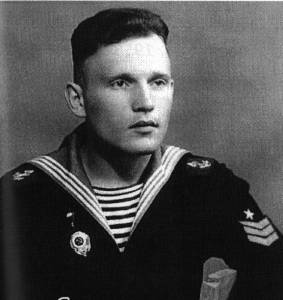 Будучи курсантом Николаевского минометно-торпедного авиационного училища, Мельников видел себя летчиком…