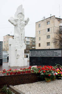 мемориал обрушенному дому Некрасова 67